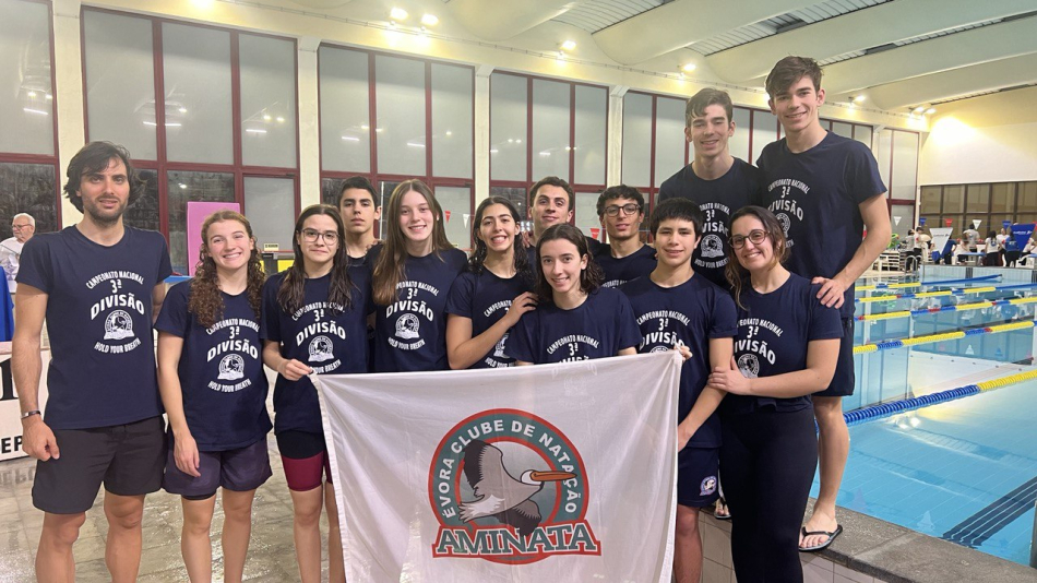 NATAÇÃO PURA - AMINATA CONQUISTA 1º LUGAR